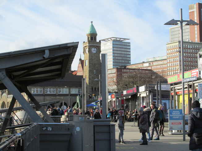 An den Landungsbrücken